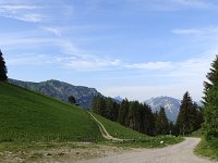 Après La Roche-sur-Foron, dans le Petit-Bornant à gauche direction Cenise, puis quelques kilomètres tortueux pour arriver à ce parking.